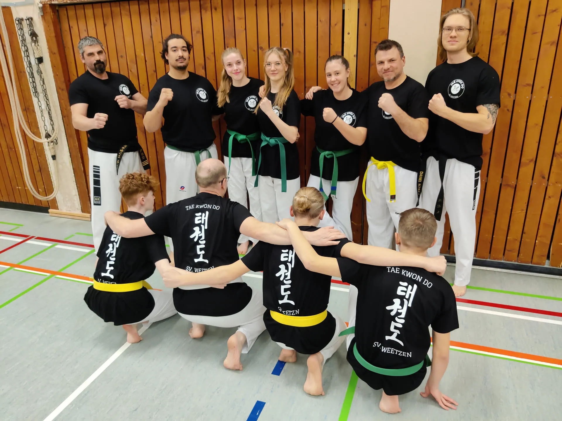             Jugendliche & Erwachsene